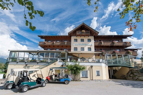 Hotelansicht vom Golfparkplatz